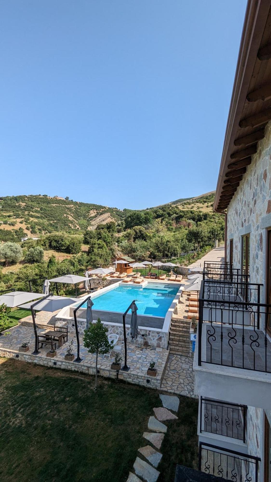 Hotel Gle-Alb Agrotourism Tepelene Exterior foto