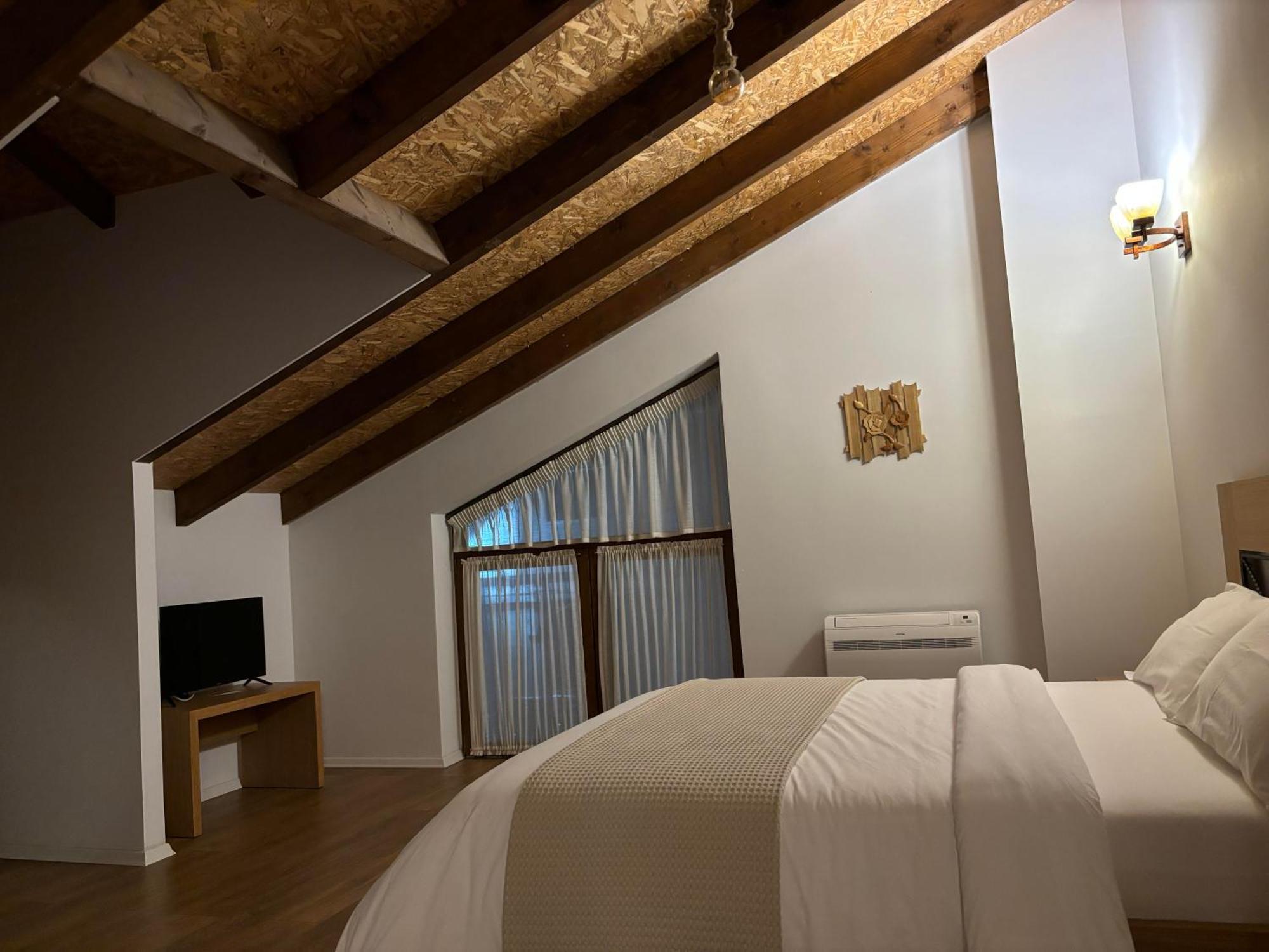 Hotel Gle-Alb Agrotourism Tepelene Exterior foto