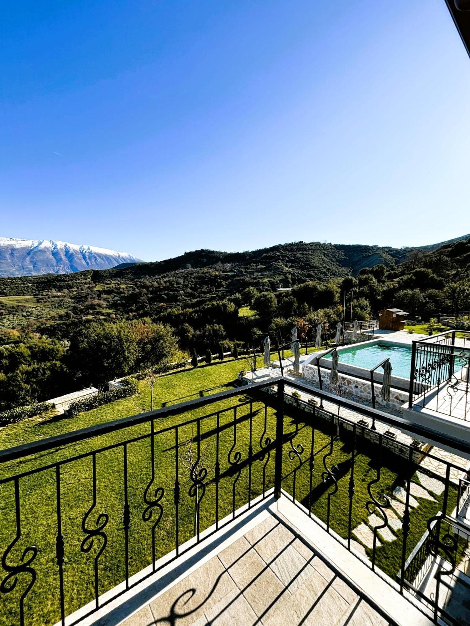 Hotel Gle-Alb Agrotourism Tepelene Exterior foto