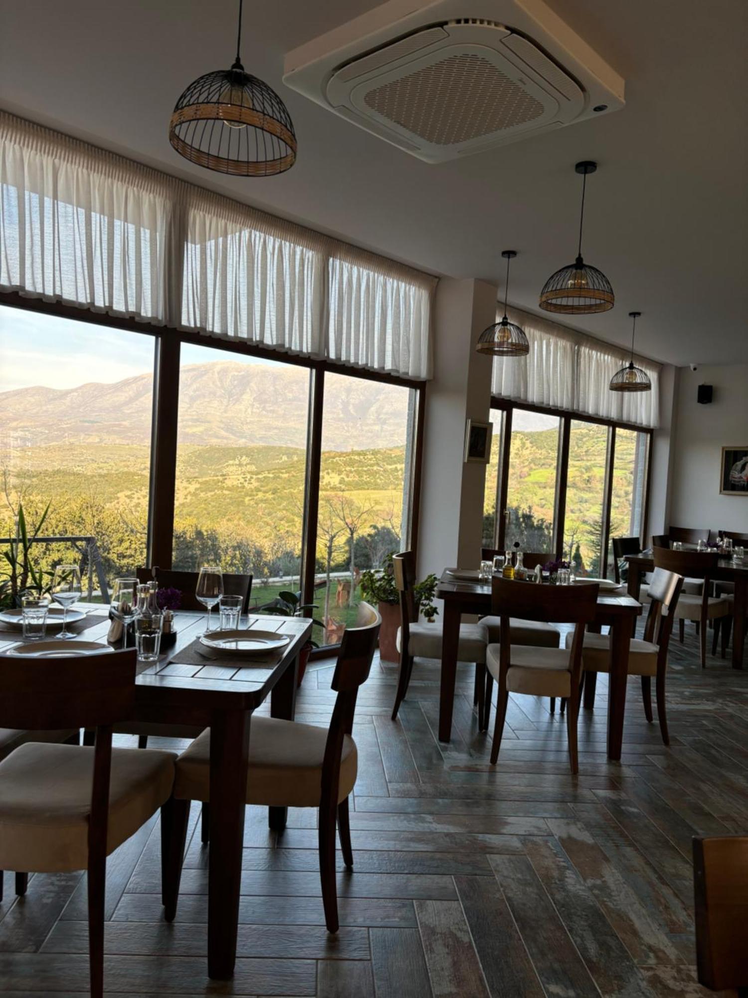 Hotel Gle-Alb Agrotourism Tepelene Exterior foto
